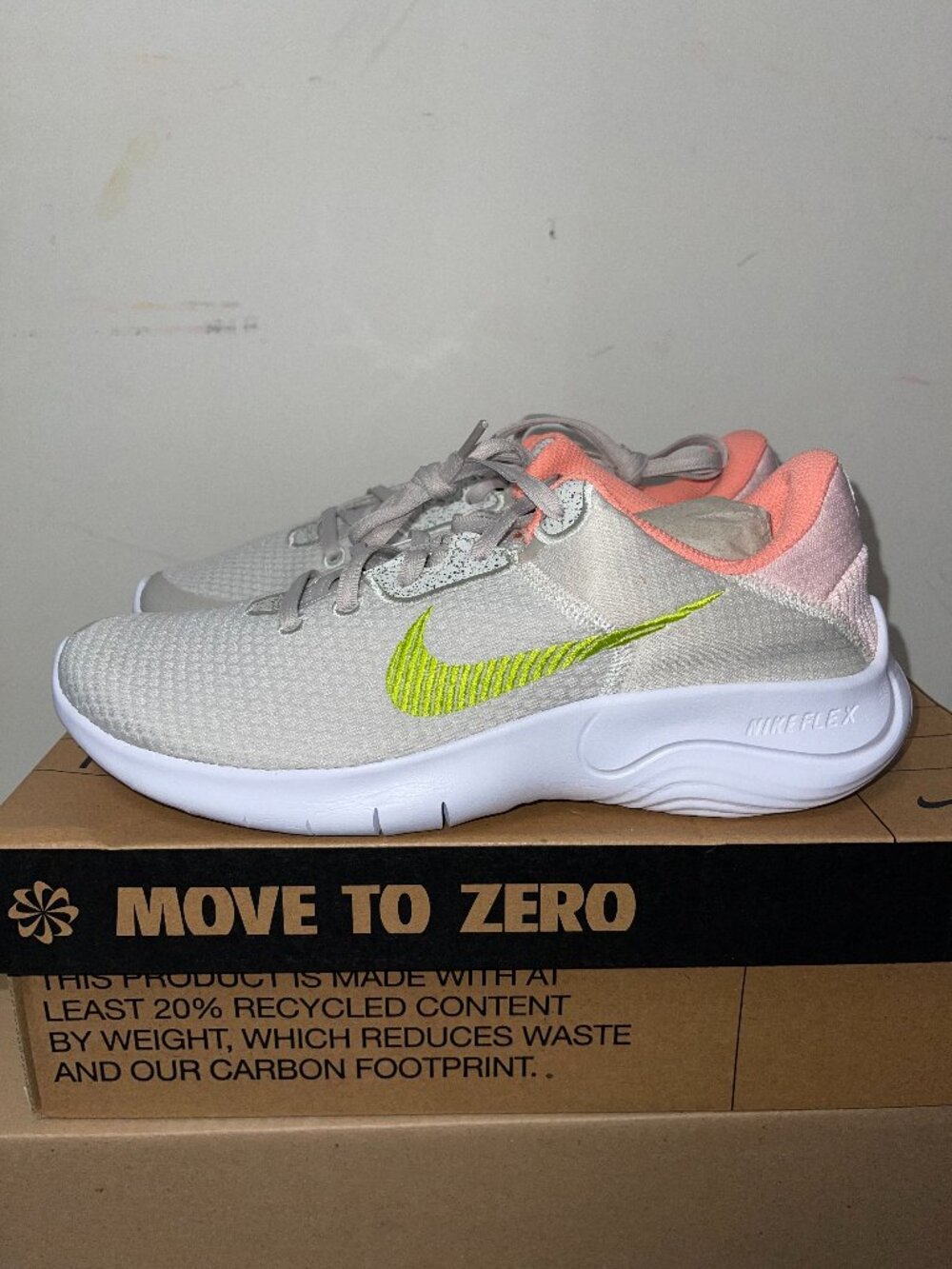 WOMEN'S NIKE FLEX EXPERIENCE RN (DD9283-004) PINK/LIGHT BONE/GREEN SIZE 9, 11